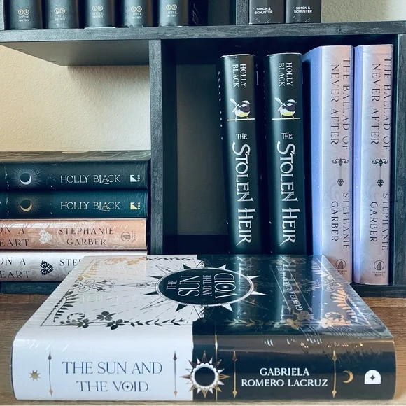 Illumicrate Exclusive Signed The Sun And The Void by Gabriela Romero Lacruz